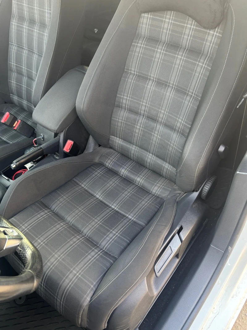 VW Golf 2.0, снимка 9 - Автомобили и джипове - 52722908