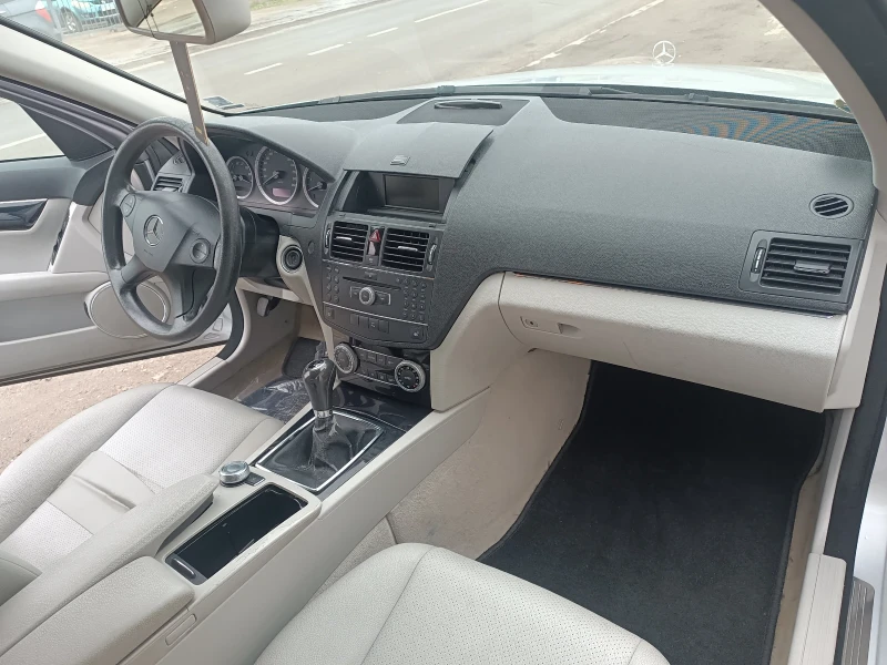 Mercedes-Benz C 220  Комби , снимка 14 - Автомобили и джипове - 53220229