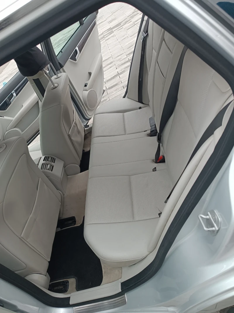Mercedes-Benz C 220  Комби , снимка 10 - Автомобили и джипове - 53220229