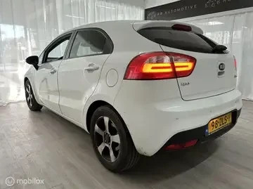 Kia Rio 1.2 - изображение 4
