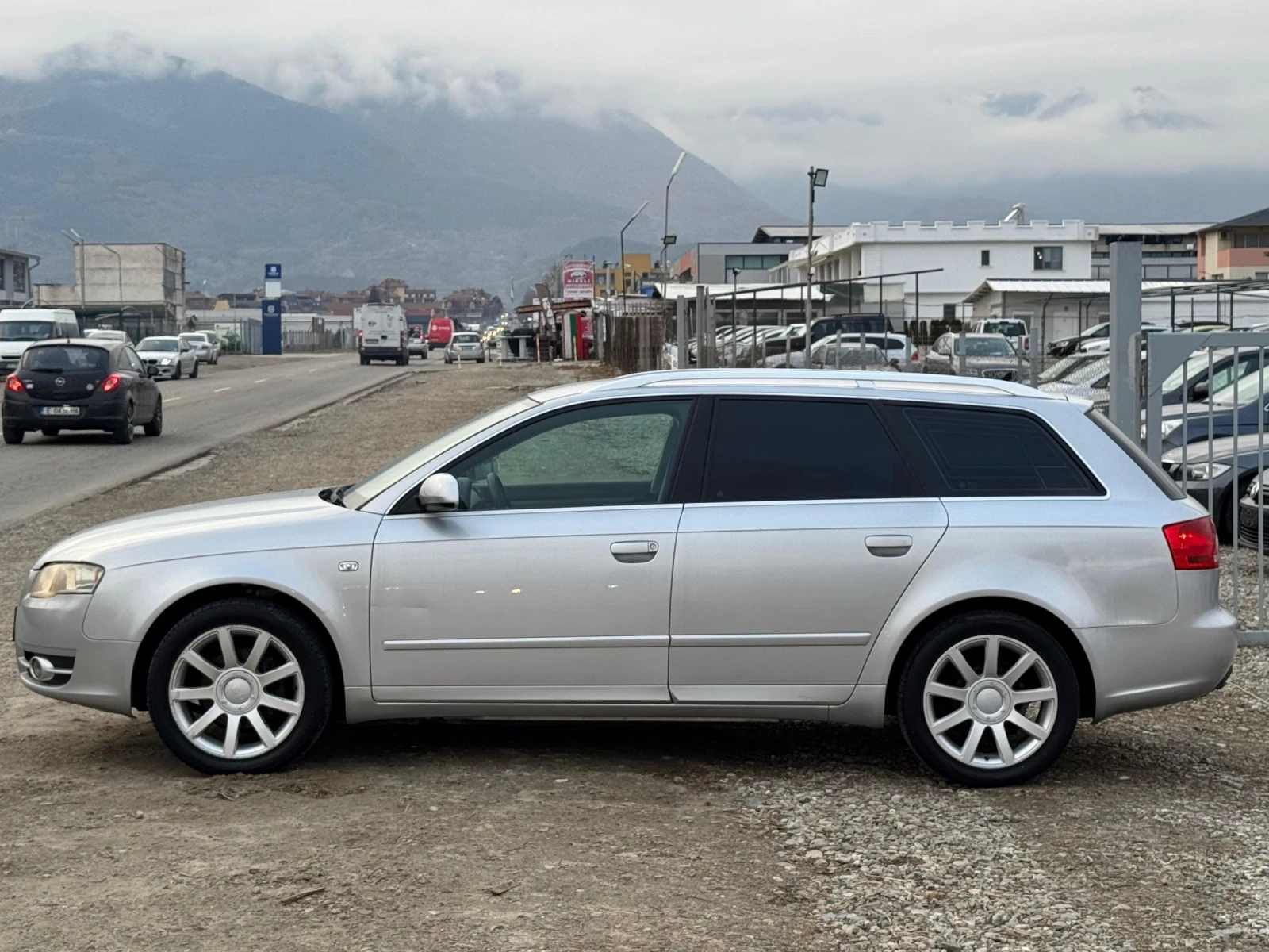 Audi A4 2.0 TDI 140Hp ЛИЗИНГ - изображение 4