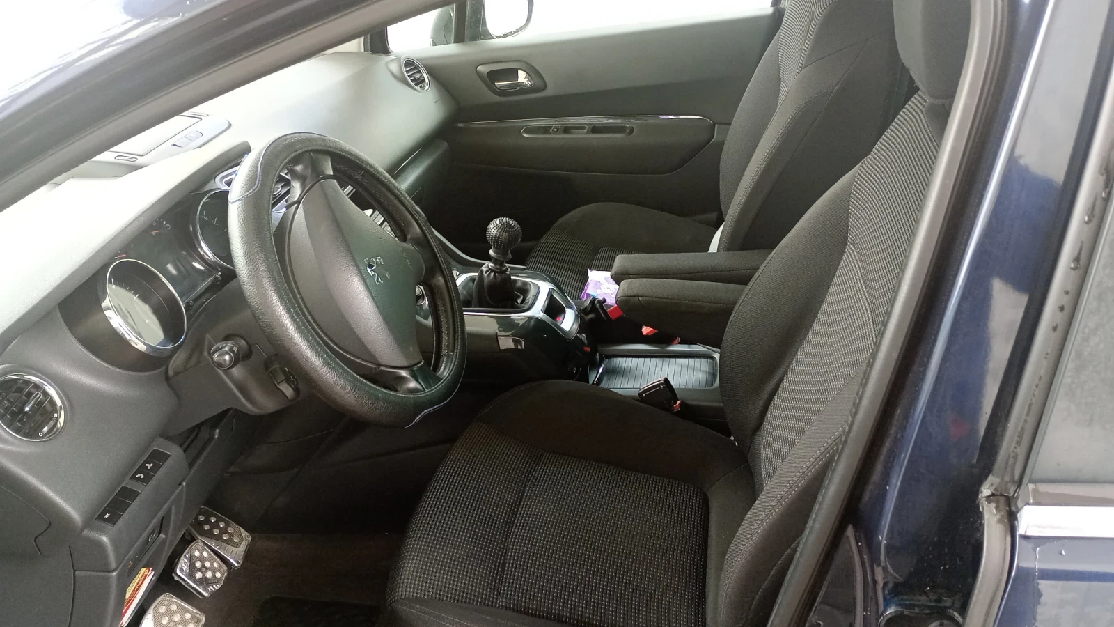 Peugeot 5008 2.0 HDI 150 к.с. - изображение 4