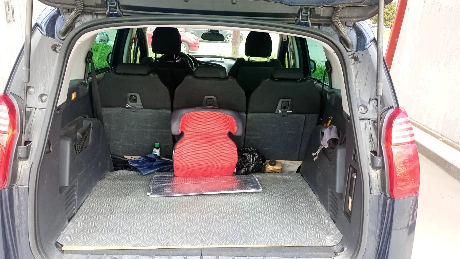 Peugeot 5008 2.0 HDI 150 к.с. - изображение 8