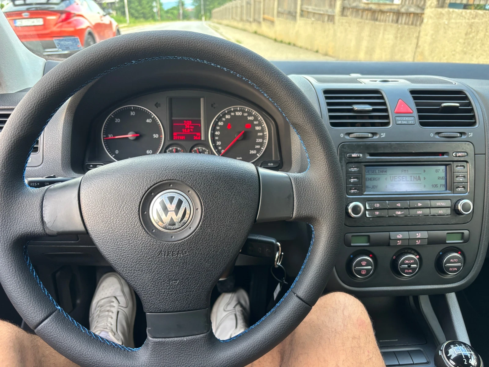 VW Golf 1.9TDi 6 скорости - изображение 10