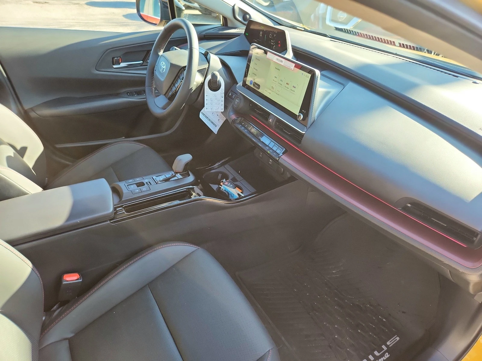 Toyota Prius XSE Plug In Hybrid | Mobile.bg   11