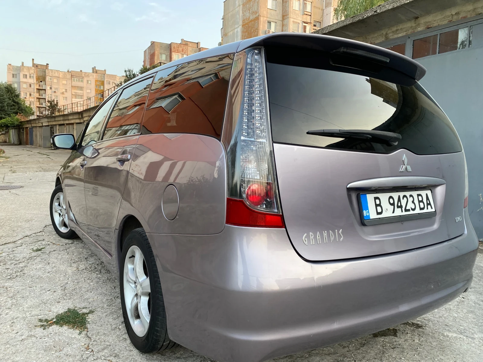 Mitsubishi Grandis 2.00 tdi - изображение 3