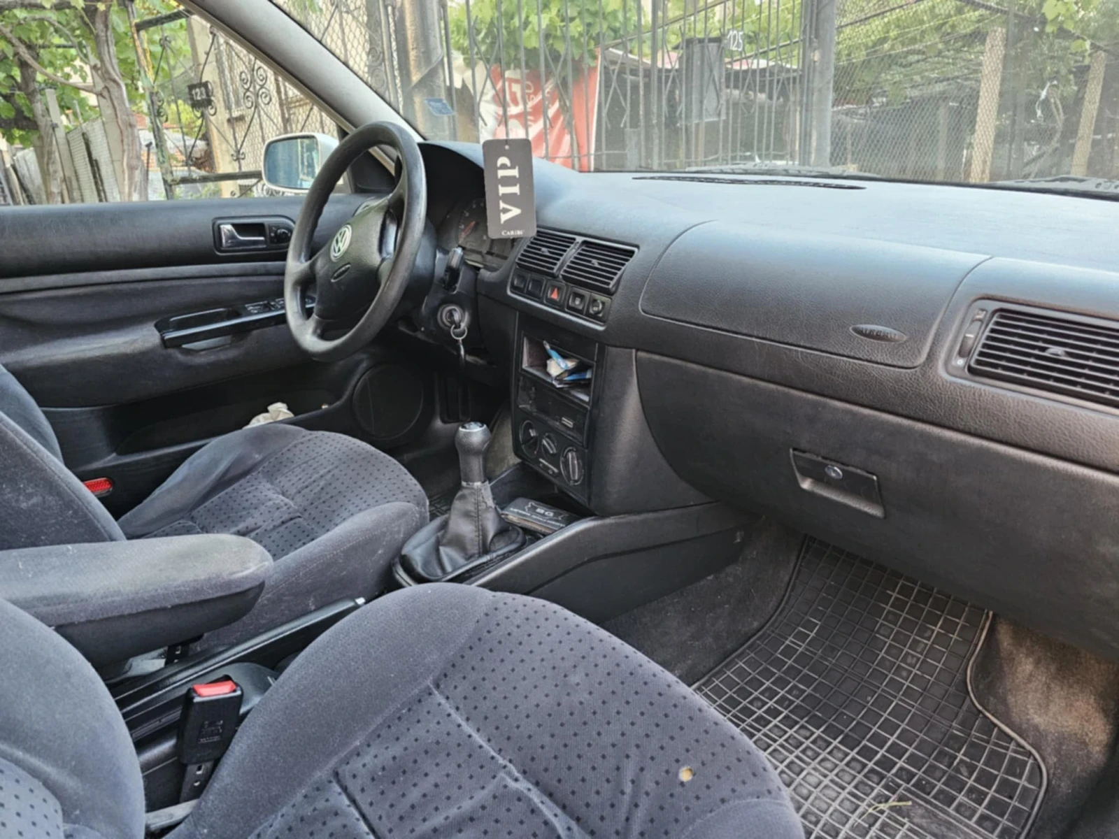 VW Golf 4, 1.6 бензин - изображение 9