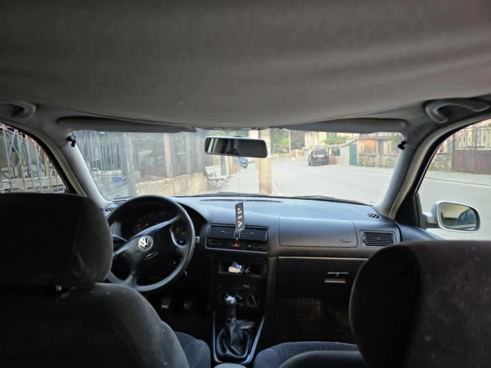 VW Golf 4, 1.6 бензин - изображение 10