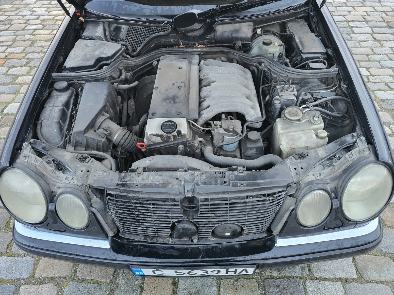 Mercedes-Benz E 300 TD AVANTGARDE ОТЛИЧНО СЪСТОЯНИЕ - изображение 8