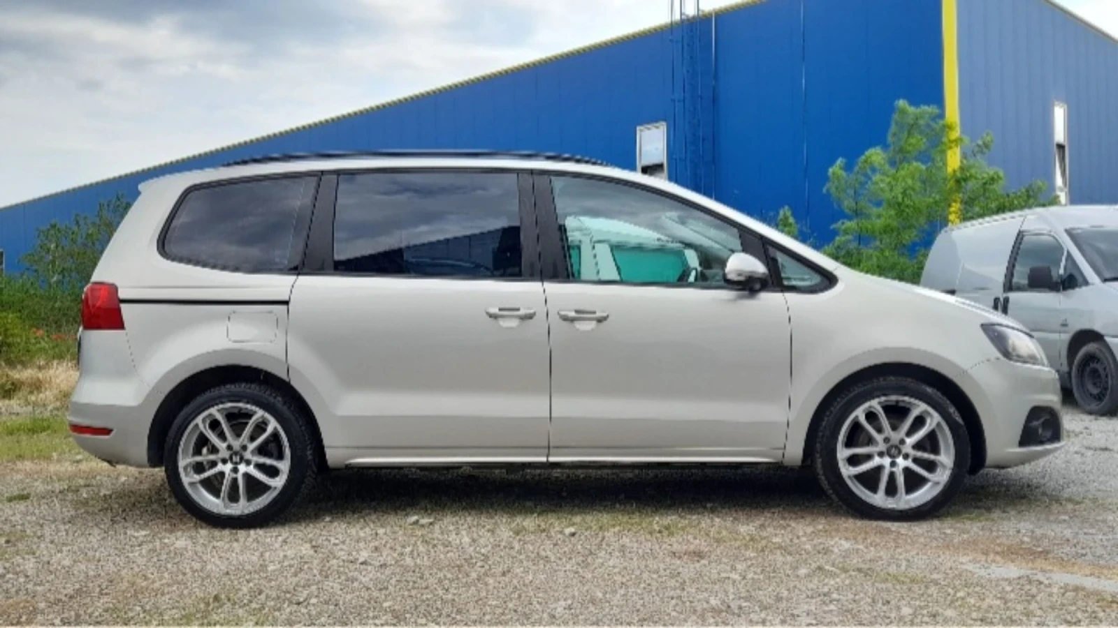 Seat Alhambra 2.0TDI DSG 6+ 1m , снимка 2 - Автомобили и джипове - 54662631