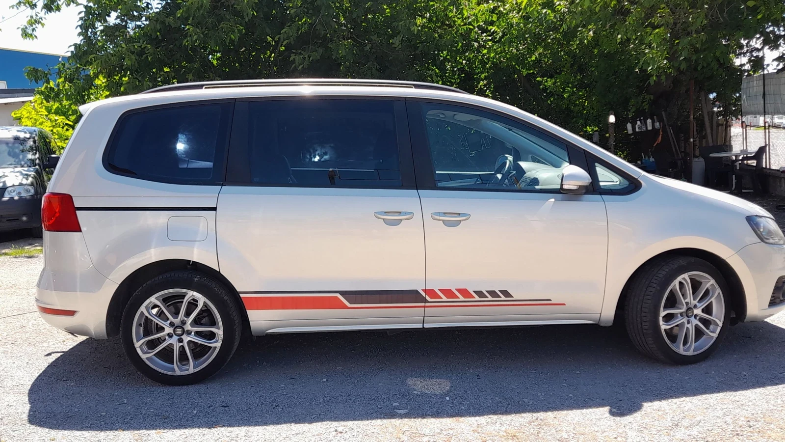 Seat Alhambra 2.0TDI DSG 6+ 1m , снимка 4 - Автомобили и джипове - 54662631