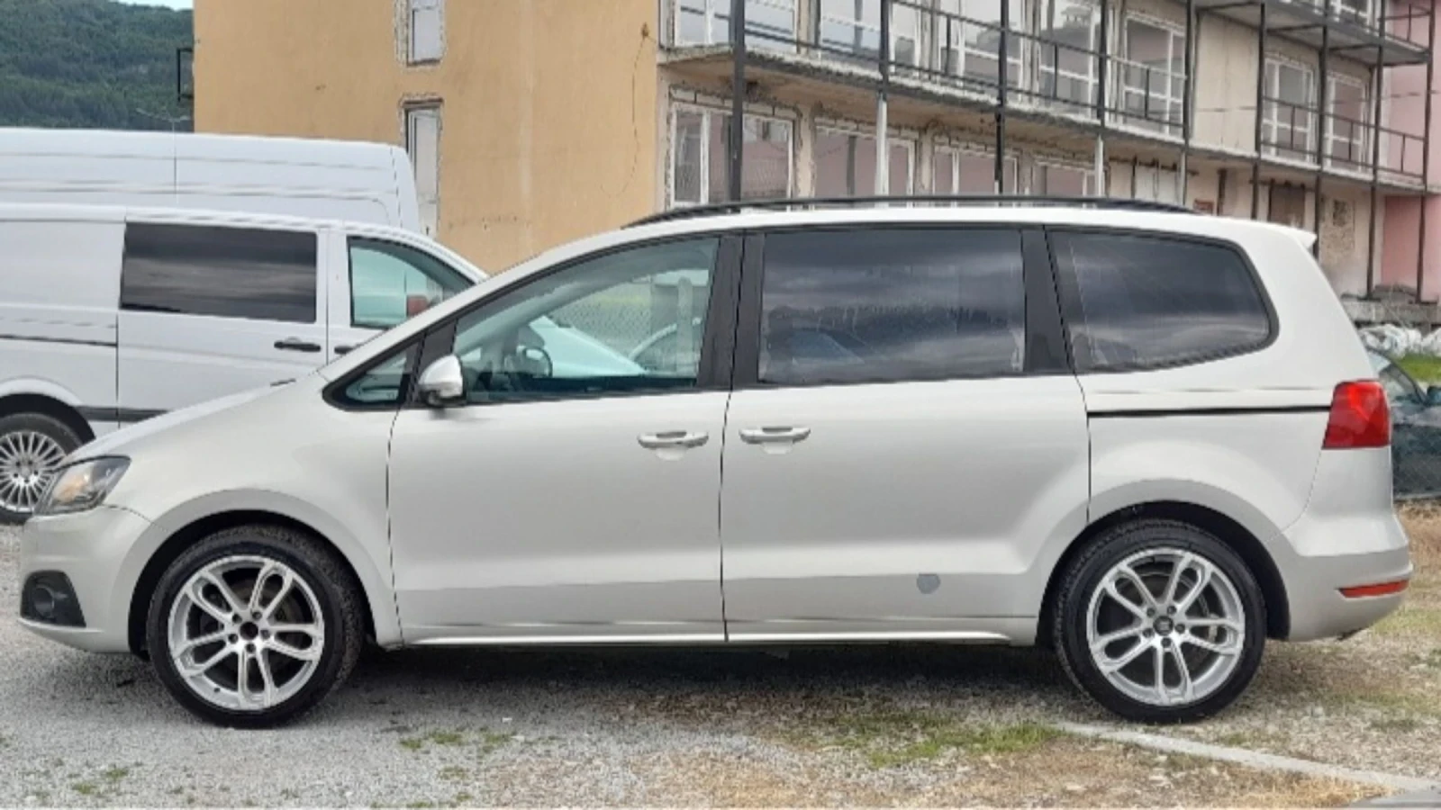 Seat Alhambra 2.0TDI DSG 6+ 1m , снимка 6 - Автомобили и джипове - 54662631