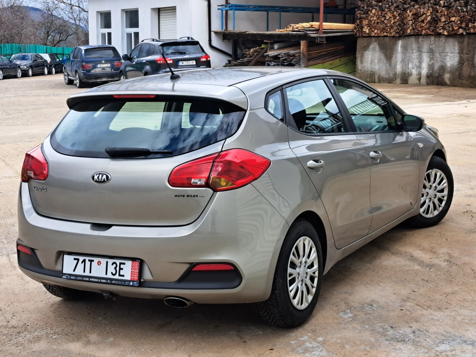Kia Ceed 1.4i 6�������� * ������* 197000��* �������� ������ | Mobile.bg � ����������� 6