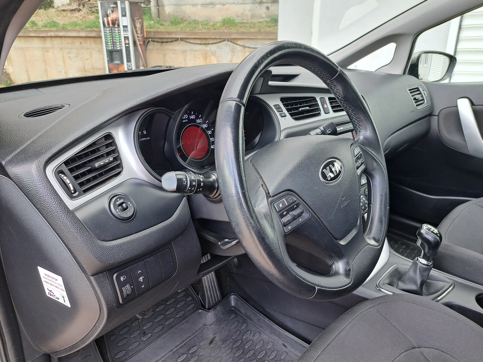 Kia Ceed 1.4i 6�������� * ������* 197000��* �������� ������ | Mobile.bg � ����������� 9