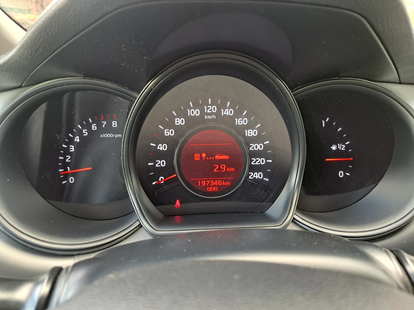 Kia Ceed 1.4i 6�������� * ������* 197000��* �������� ������ | Mobile.bg � ����������� 12