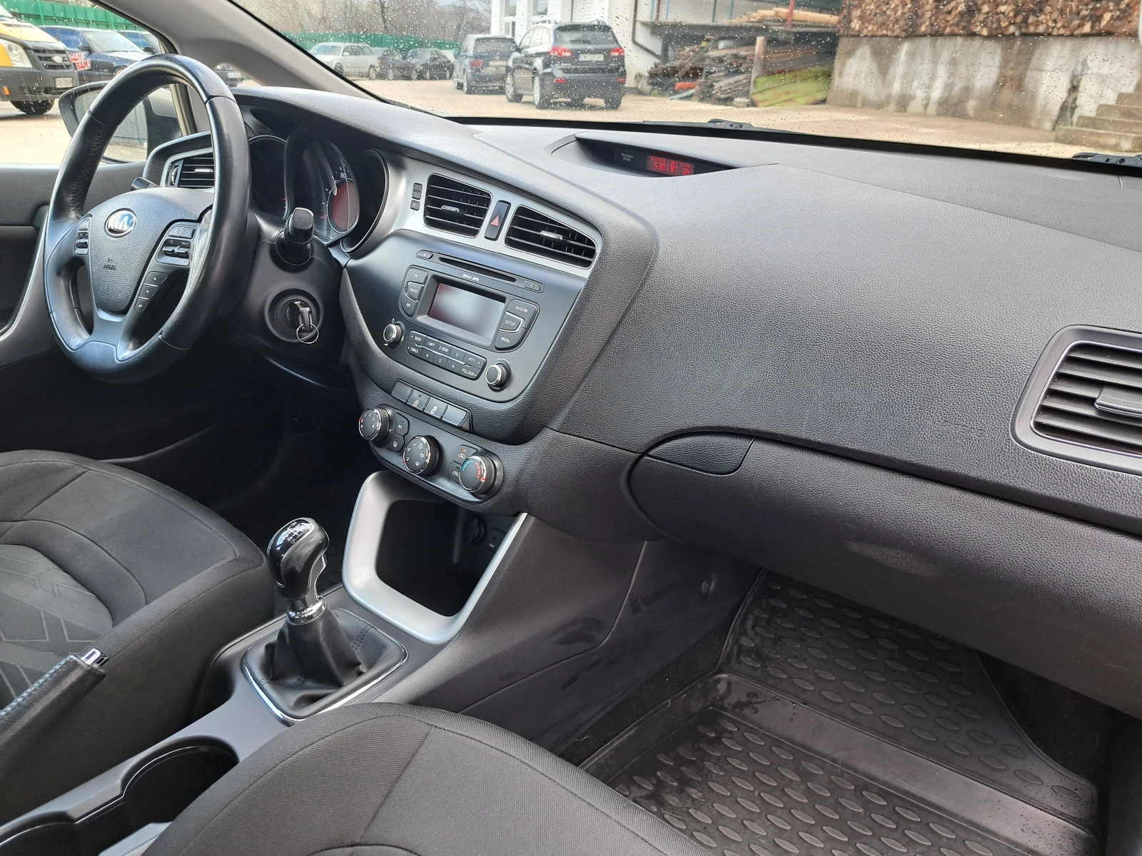 Kia Ceed 1.4i 6�������� * ������* 197000��* �������� ������ | Mobile.bg � ����������� 10