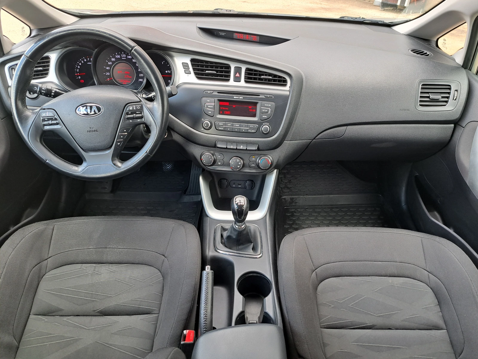 Kia Ceed 1.4i 6�������� * ������* 197000��* �������� ������ | Mobile.bg � ����������� 7