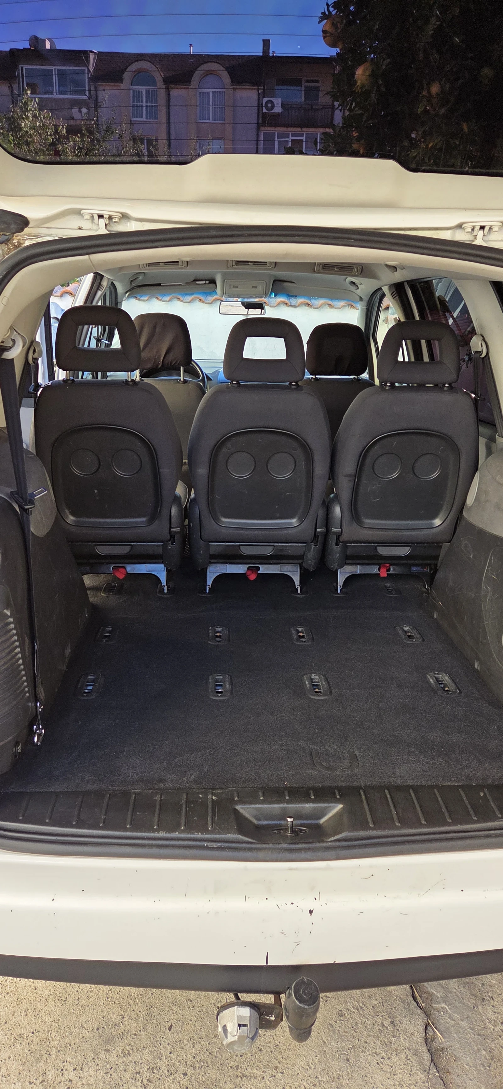 VW Sharan 2.0 TDI, снимка 10 - Автомобили и джипове - 55936019