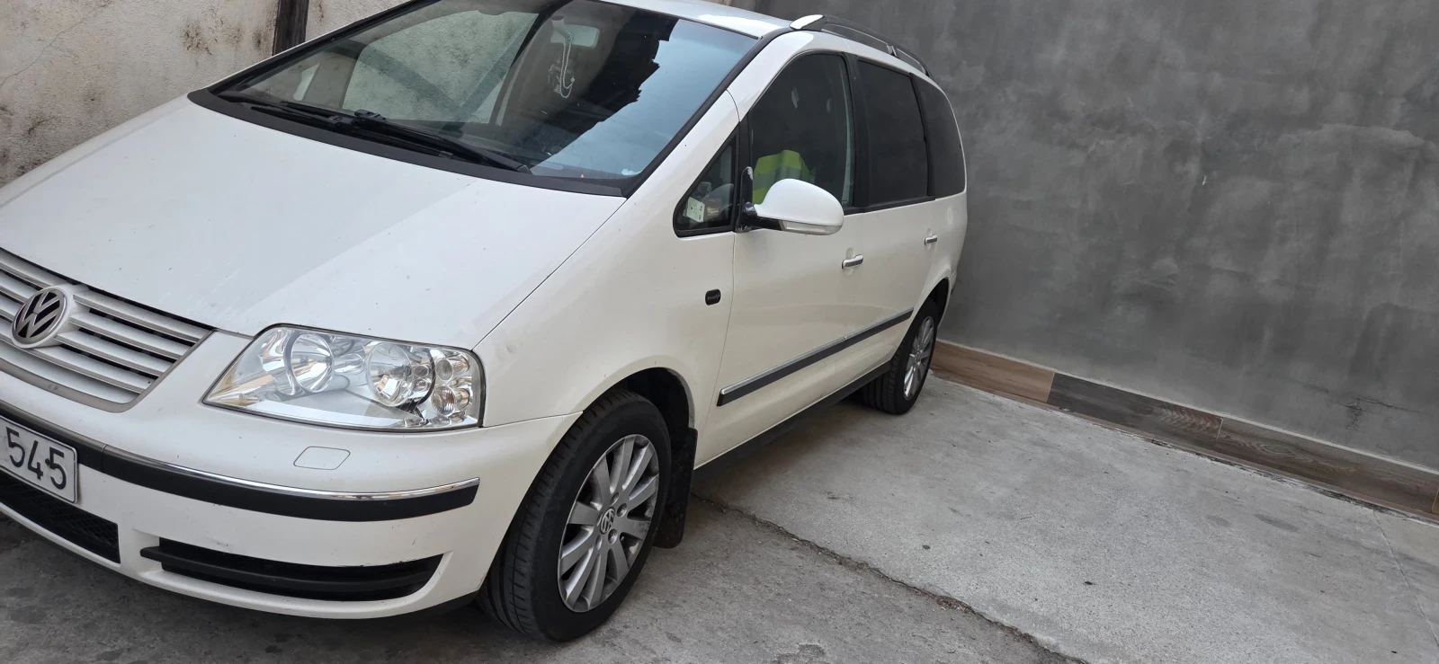 VW Sharan 2.0 TDI, снимка 2 - Автомобили и джипове - 55936019