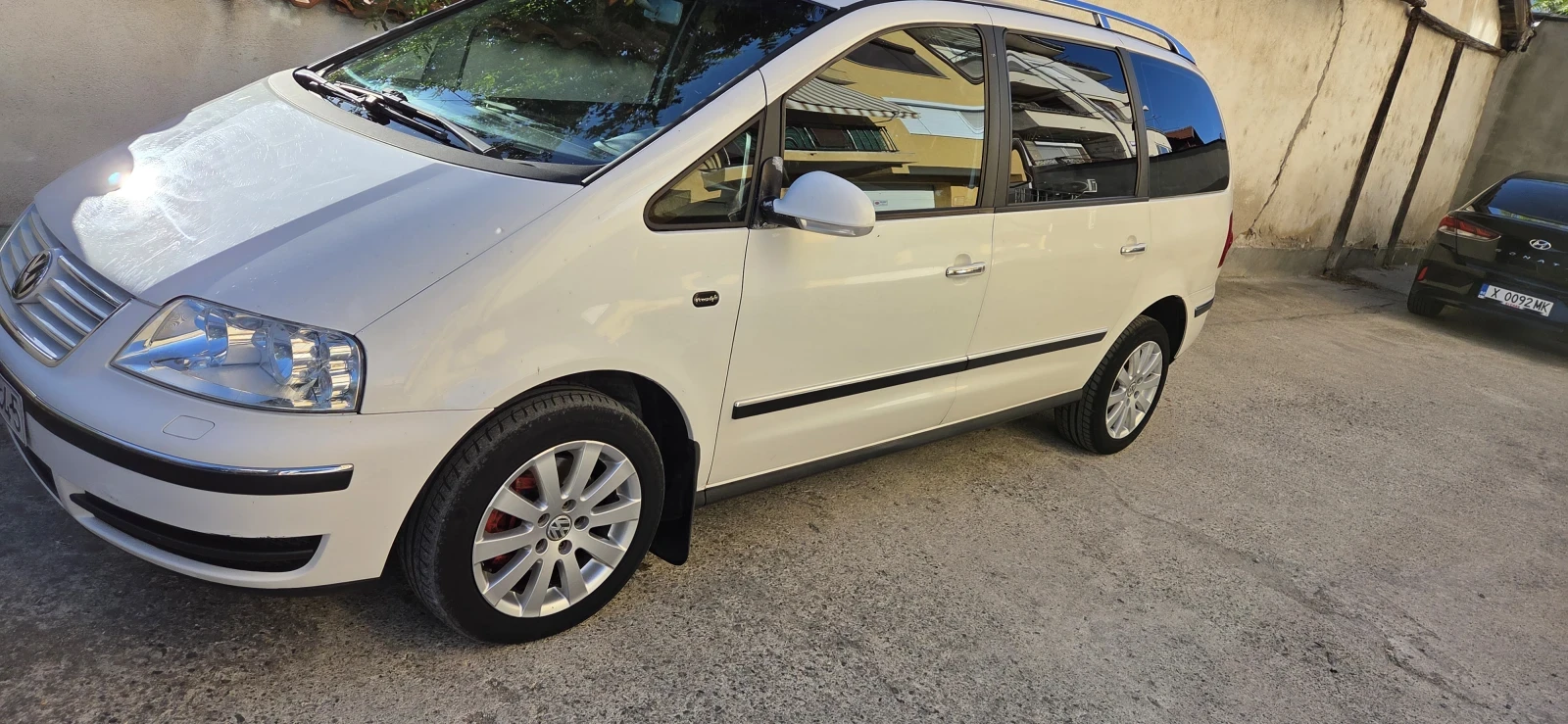 VW Sharan 2.0 TDI, снимка 9 - Автомобили и джипове - 55936019