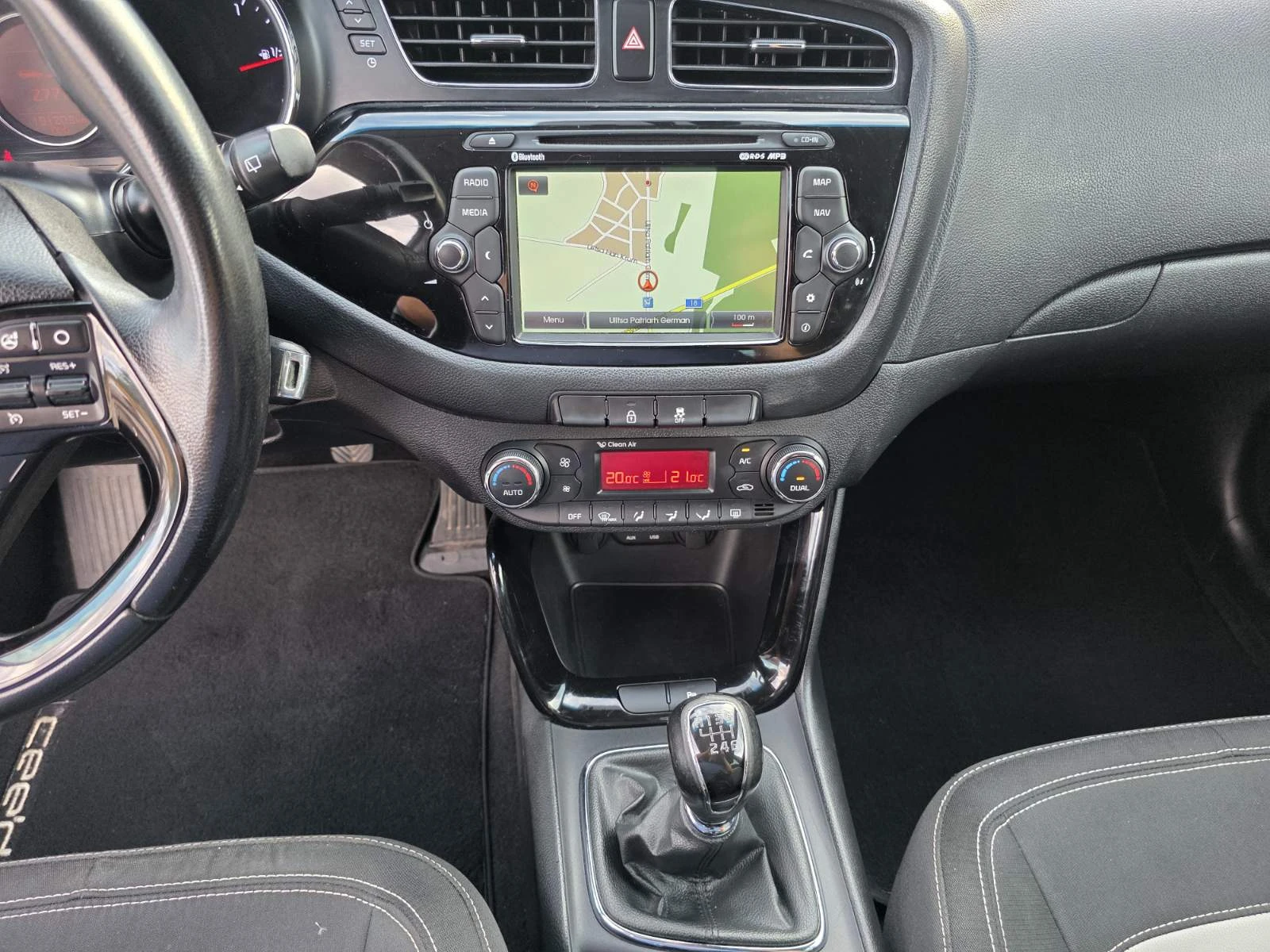 Kia Ceed 1.6GDi/135, снимка 10 - Автомобили и джипове - 55843065