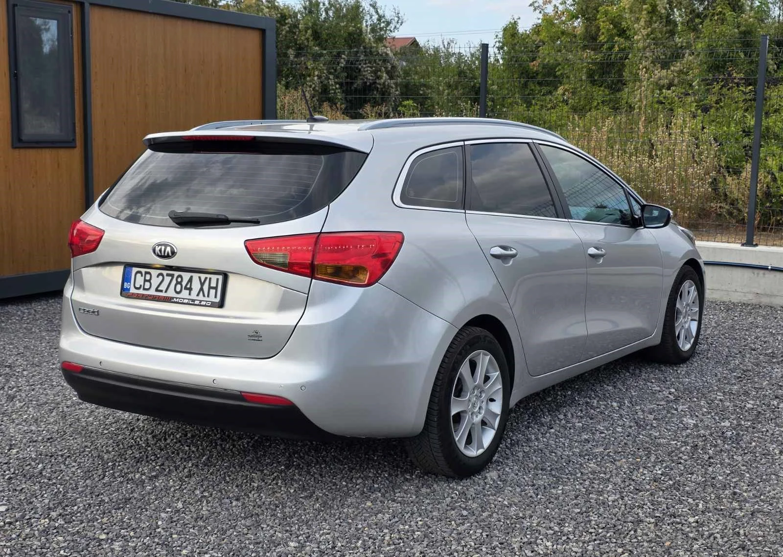 Kia Ceed 1.6GDi/135, снимка 4 - Автомобили и джипове - 55843065