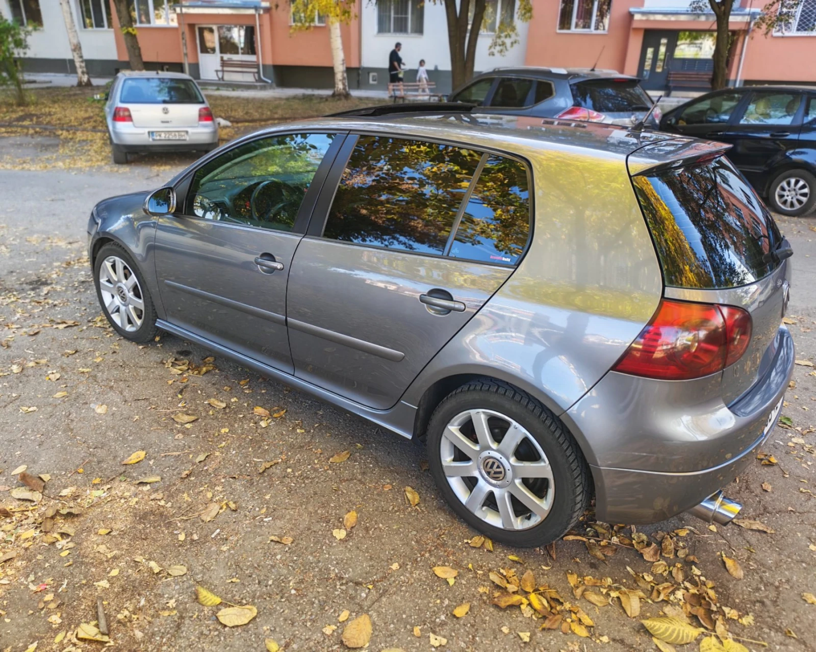 VW Golf 5, снимка 2 - Автомобили и джипове - 56443308