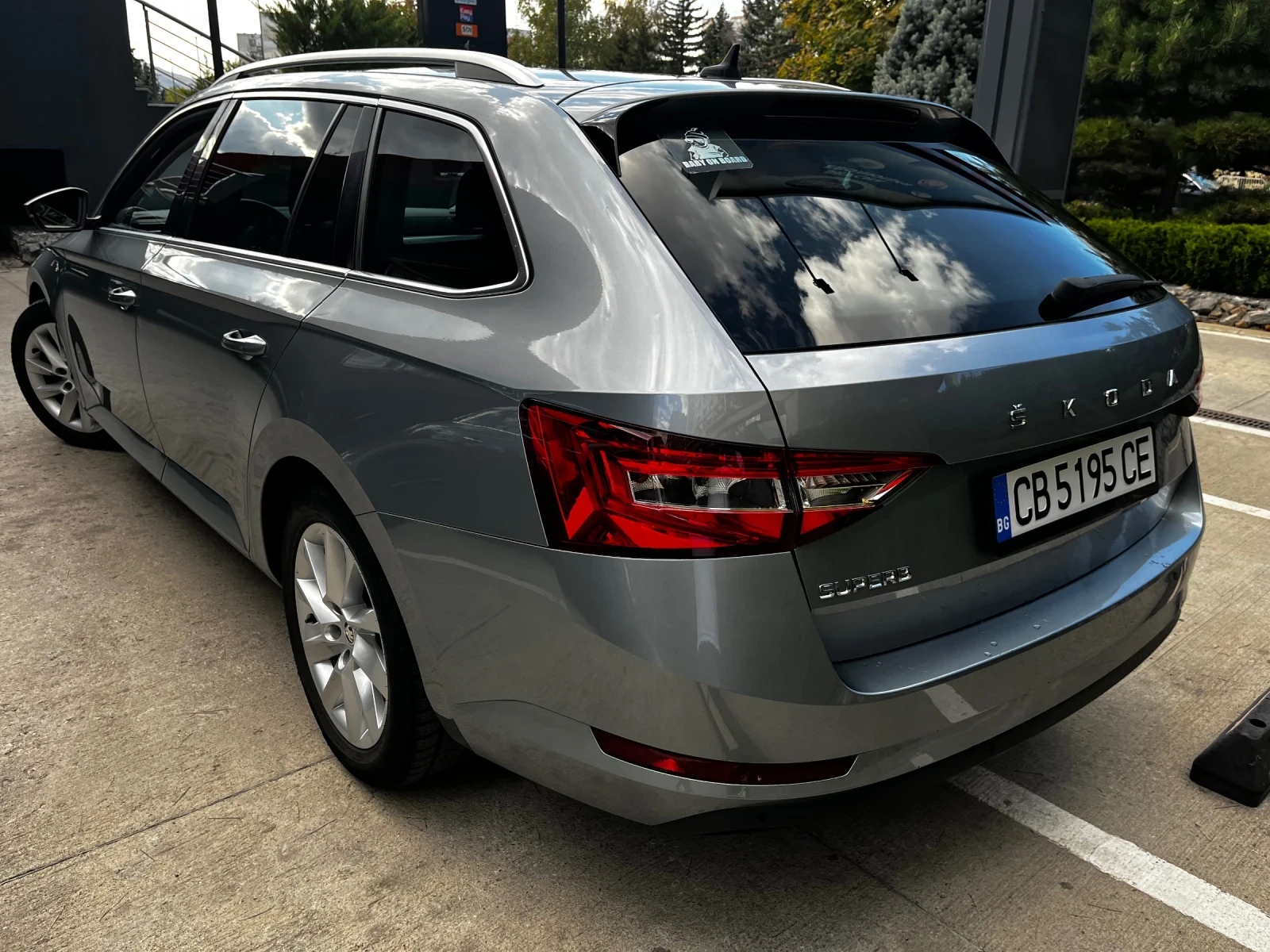 Skoda Superb, снимка 4 - Автомобили и джипове - 56462865