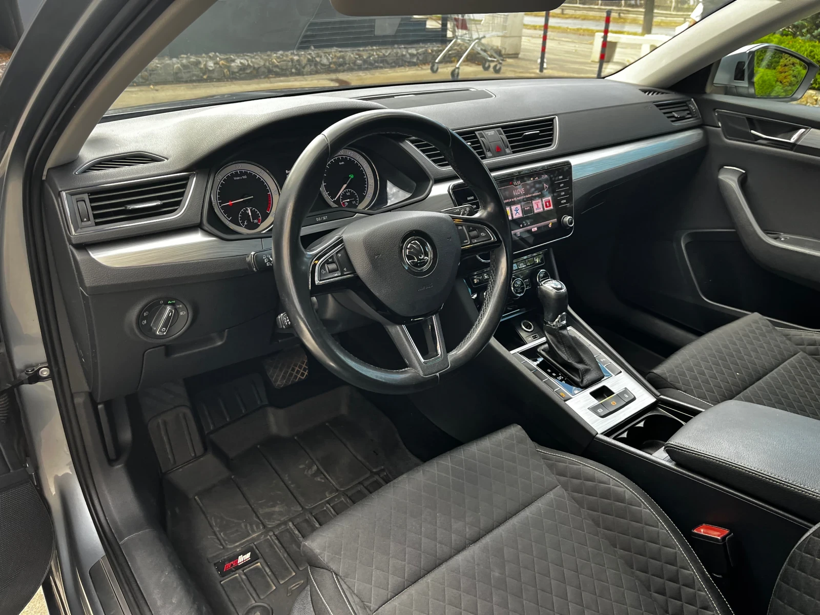 Skoda Superb, снимка 8 - Автомобили и джипове - 56462865