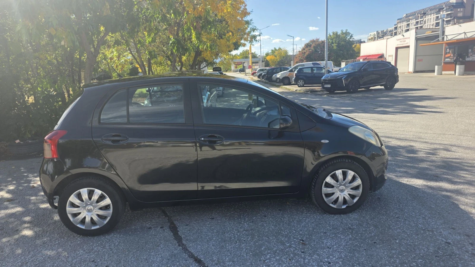 Toyota Yaris 1.3, снимка 3 - Автомобили и джипове - 56543192