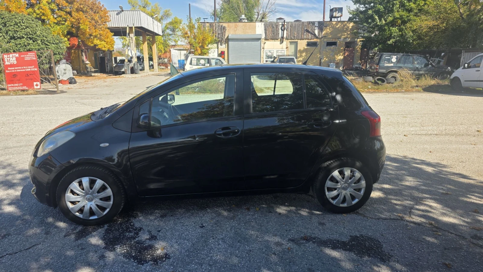 Toyota Yaris 1.3, снимка 2 - Автомобили и джипове - 56543192