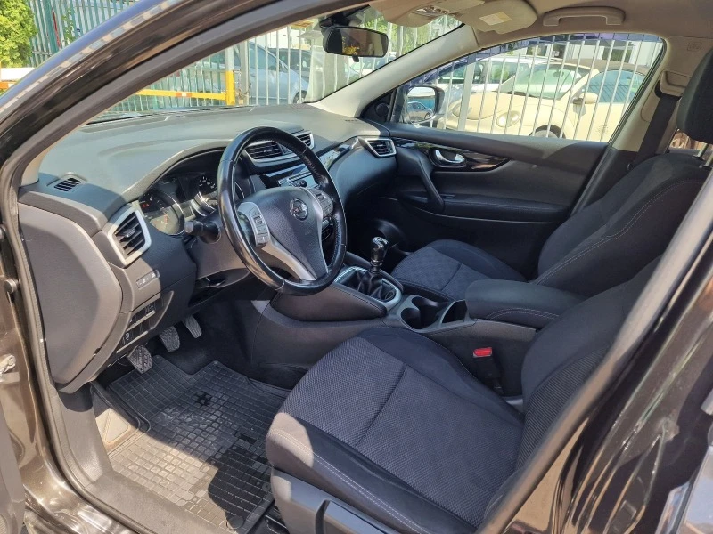 Nissan Qashqai 1.5DCI, снимка 7 - Автомобили и джипове - 46404979