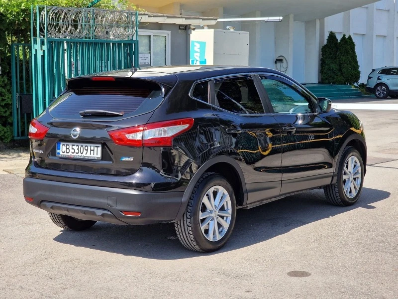 Nissan Qashqai 1.5DCI, снимка 4 - Автомобили и джипове - 46404979