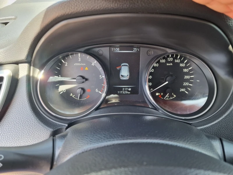 Nissan Qashqai 1.5DCI, снимка 12 - Автомобили и джипове - 46404979