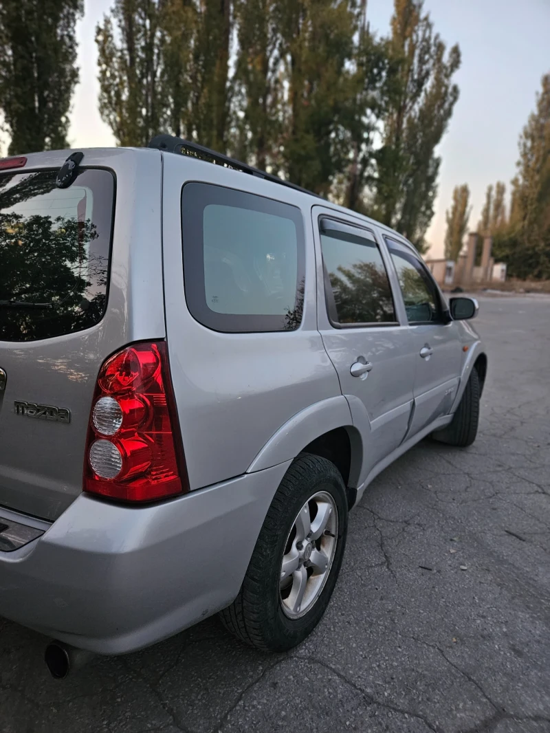 Mazda Tribute, снимка 4 - Автомобили и джипове - 47720657