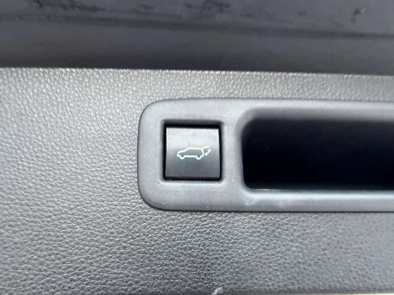 Toyota Highlander XLE * AWD * Keyless * ПОДГРЕВИ * CARFAX, снимка 15 - Автомобили и джипове - 53526919