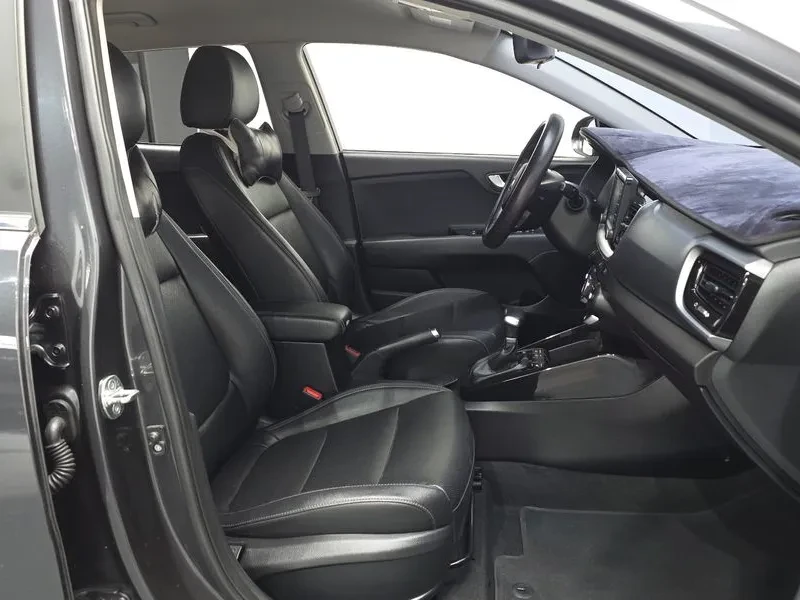 Kia Stonic Diesel 1.6 Trendy, снимка 11 - Автомобили и джипове - 56118217