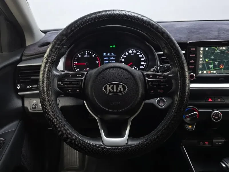 Kia Stonic Diesel 1.6 Trendy, снимка 13 - Автомобили и джипове - 56118217