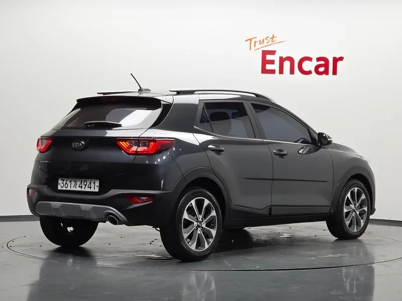 Kia Stonic Diesel 1.6 Trendy, снимка 2 - Автомобили и джипове - 56118217