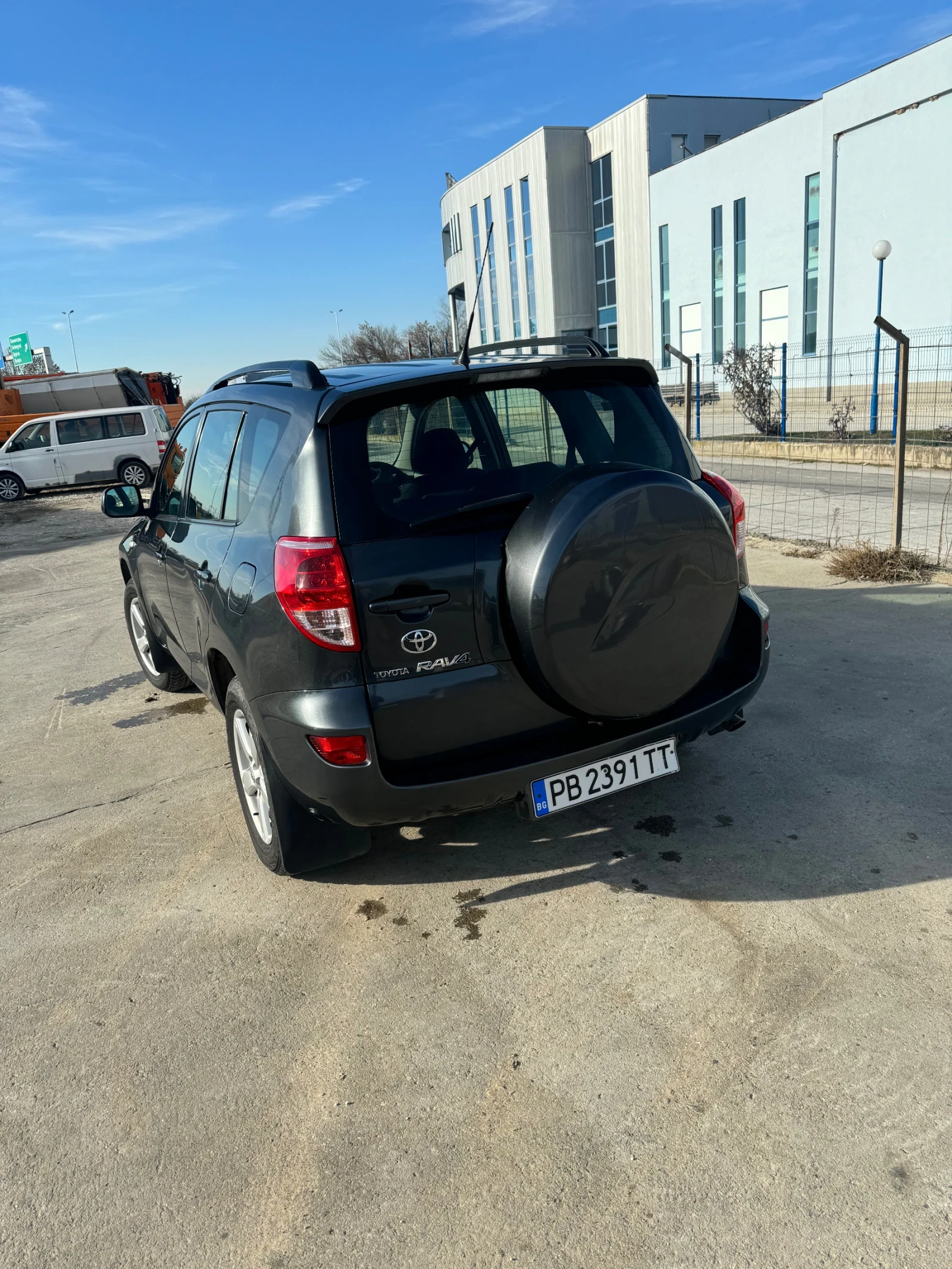 Toyota Rav4  - изображение 8