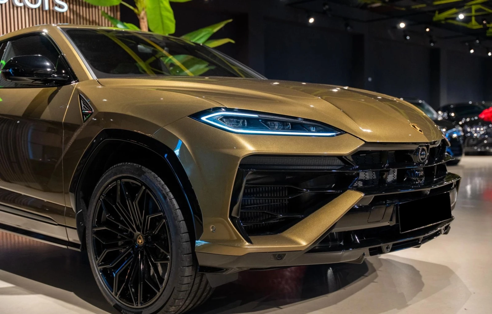 Lamborghini Urus SE 4.0 V8 Plug-in Hybrid 4WD - изображение 4