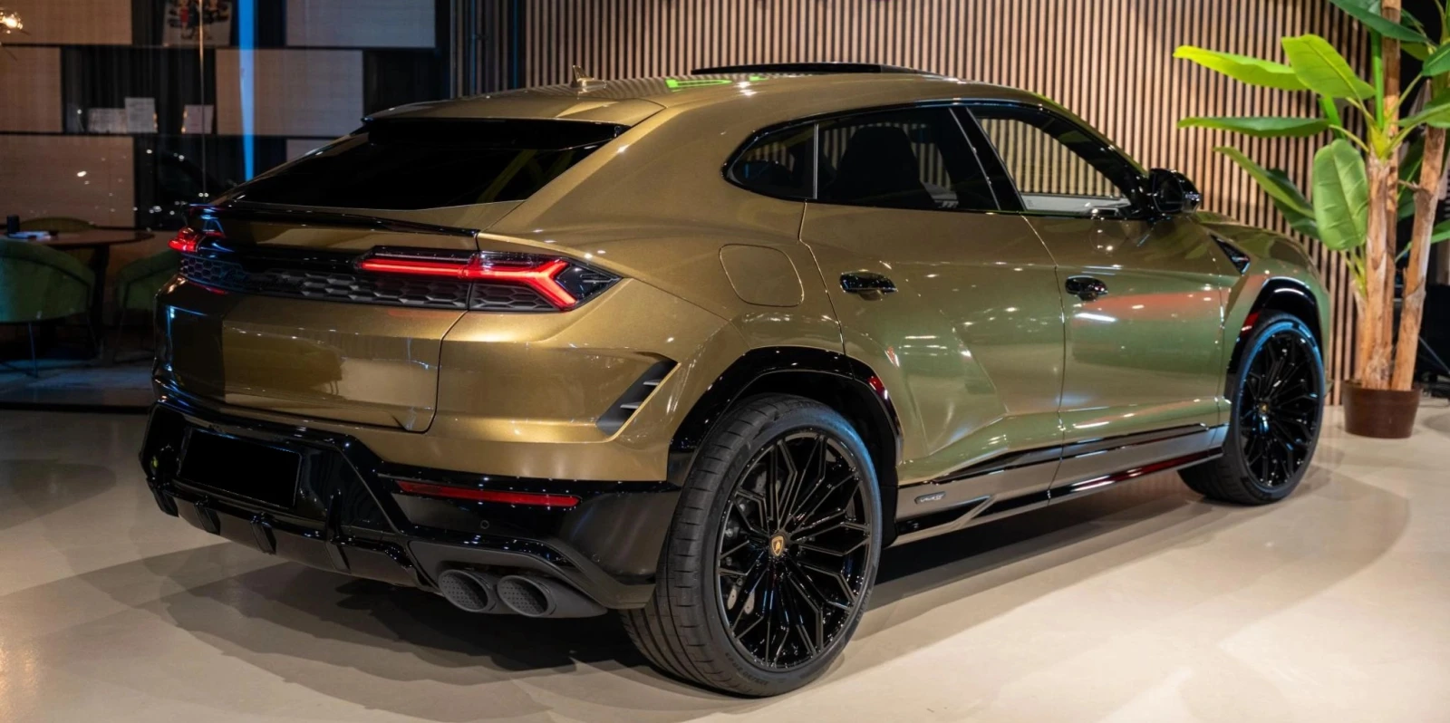 Lamborghini Urus SE 4.0 V8 Plug-in Hybrid 4WD - изображение 5