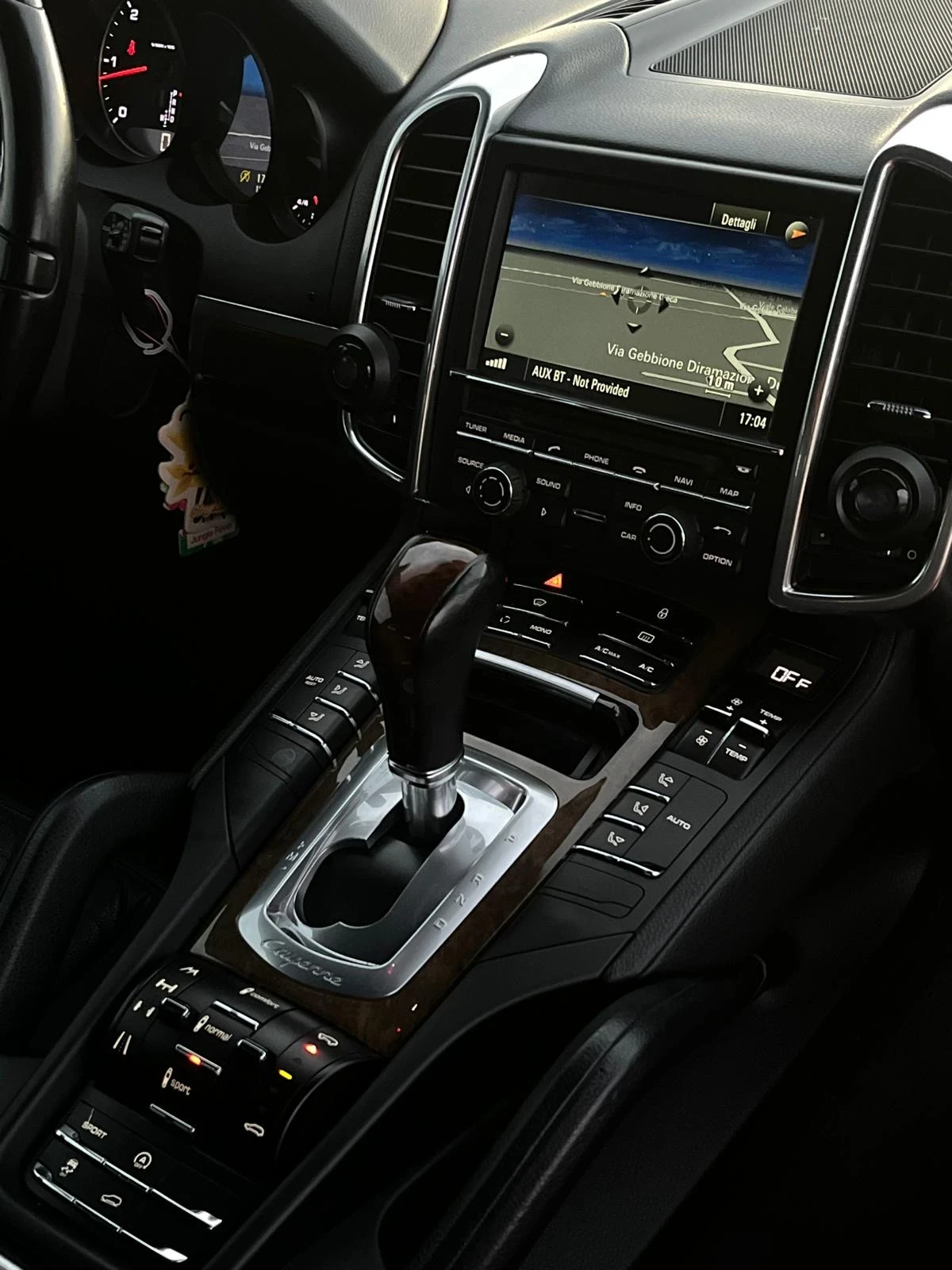 Porsche Cayenne 3.0 Diesel, снимка 8 - Автомобили и джипове - 54101635