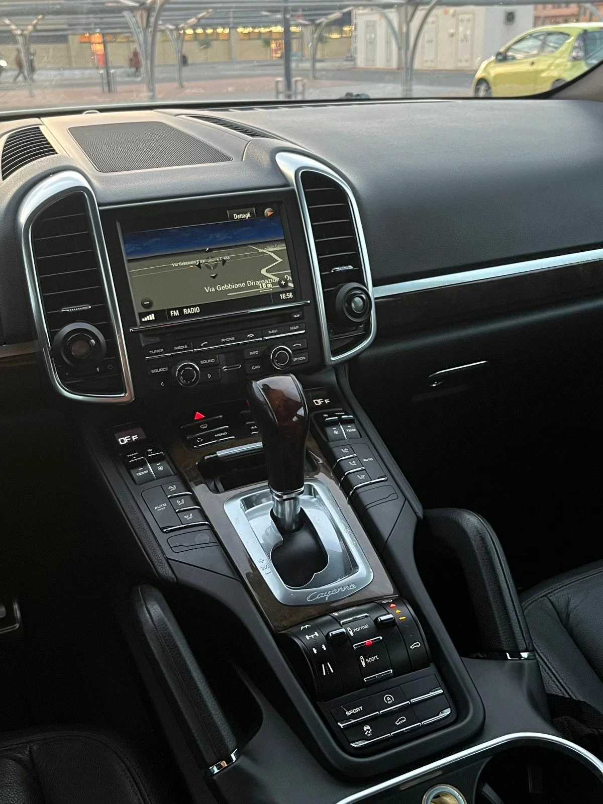 Porsche Cayenne 3.0 Diesel, снимка 17 - Автомобили и джипове - 54101635