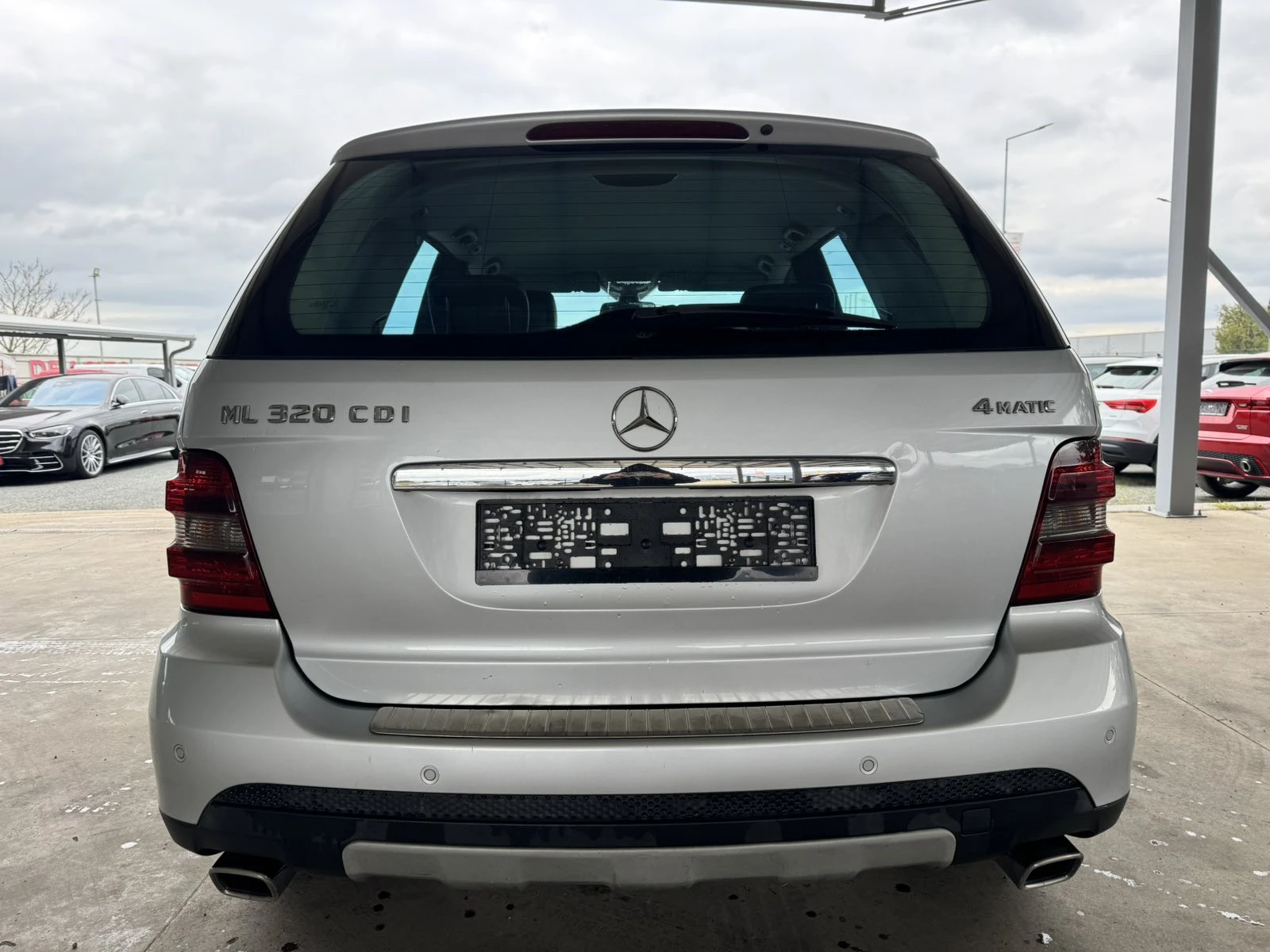 Mercedes-Benz ML 320 CDI* 224ps* 4М* КОЖА* КАМЕРА* НАВИ, снимка 4 - Автомобили и джипове - 54146016