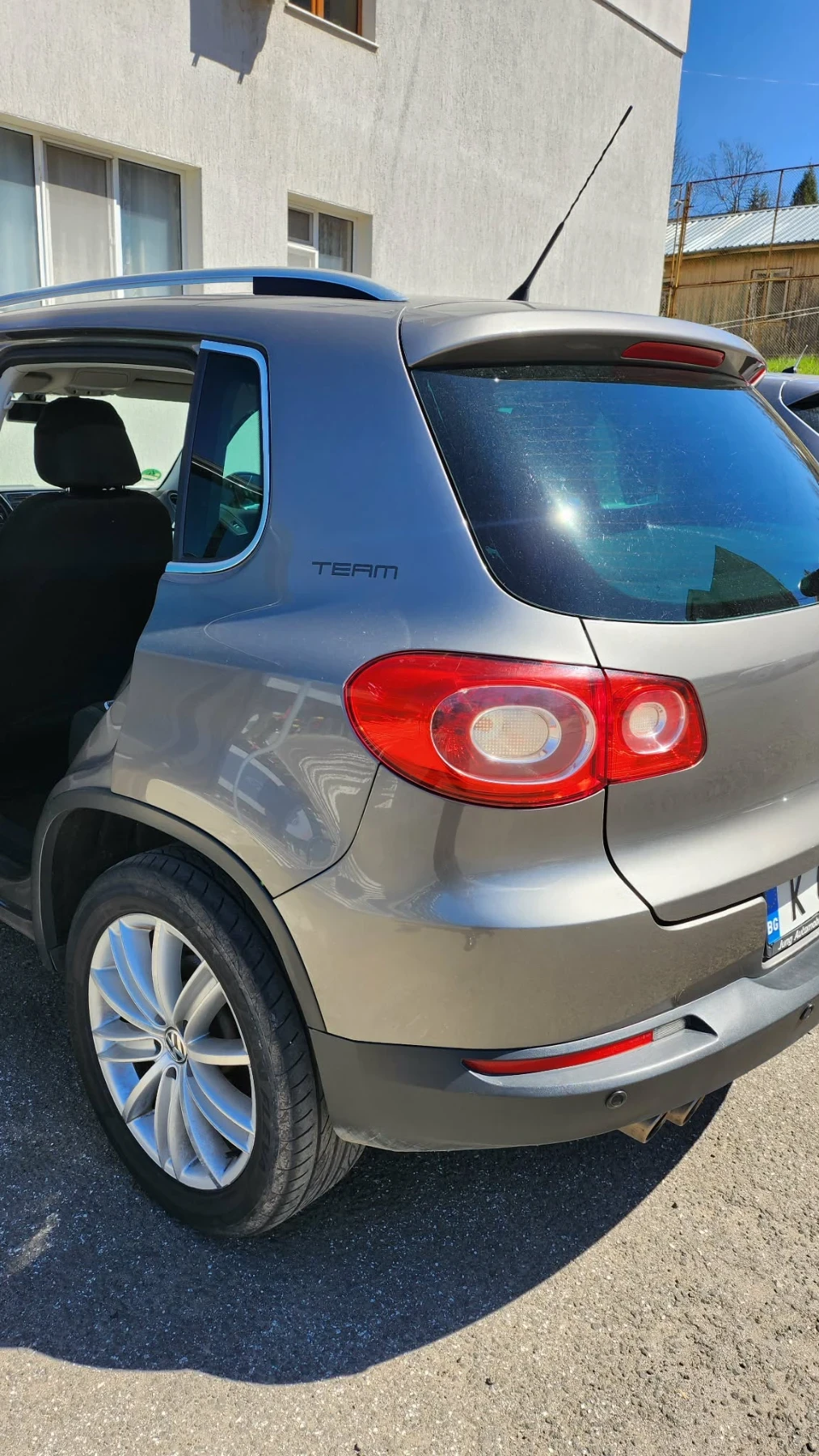 VW Tiguan, снимка 3 - Автомобили и джипове - 54195432