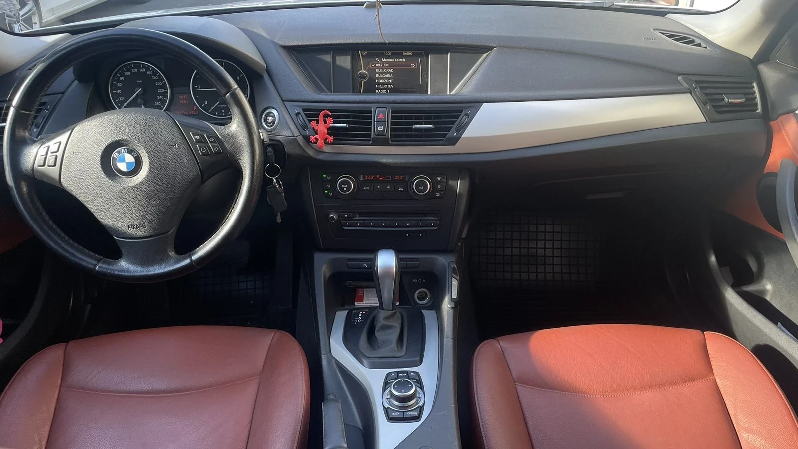 BMW X1, снимка 3 - Автомобили и джипове - 54457564