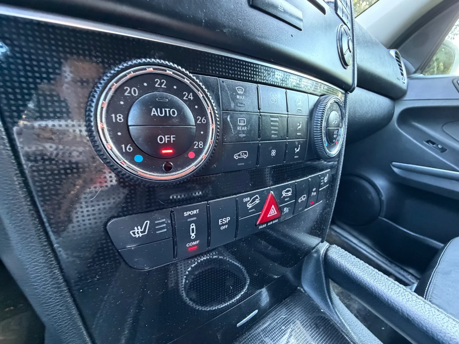 Mercedes-Benz ML 320 ПРОМО* ЦЕНА* Кожа* 7G, снимка 11 - Автомобили и джипове - 54811365