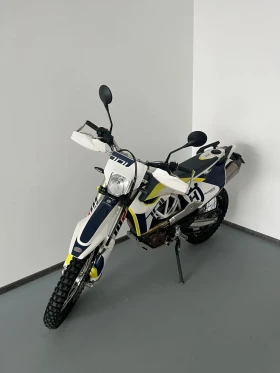 Husqvarna Svartpilen 701 Husqvarna Enduro 701, снимка 2