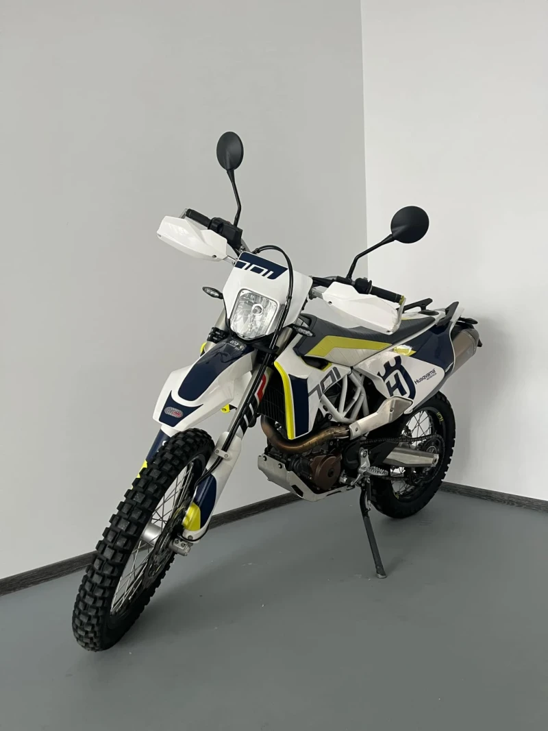 Husqvarna Svartpilen 701 Husqvarna Enduro 701, снимка 1 - Мотоциклети и мототехника - 48004753